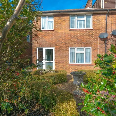 Modern 3 Bed House In Sidcup, Parking Country house Sidcup