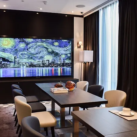 Eccleston Square Hotel 4*