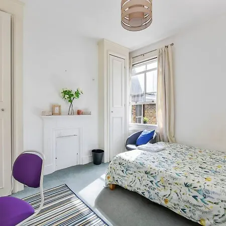 Apartment Groves 4 Bedroom, Shepherds Bush London
