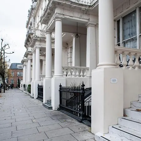 Unique 2bed/2bath - Top Floor - Private Balcony Apartment London