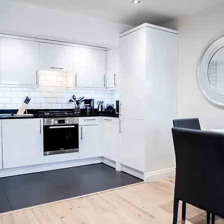 Unique 2bed/2bath - Top Floor - Private Balcony *