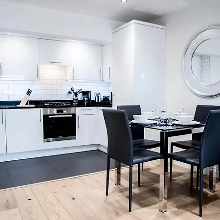 Unique 2bed/2bath - Top Floor - Private Balcony Apartment