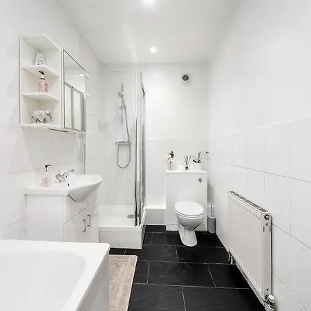 Grange 2 Bed Modern By Tower Bridge Bridge Apartment London