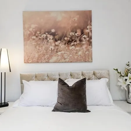 Grange 2 Bed Modern By Tower Bridge Bridge Apartment London