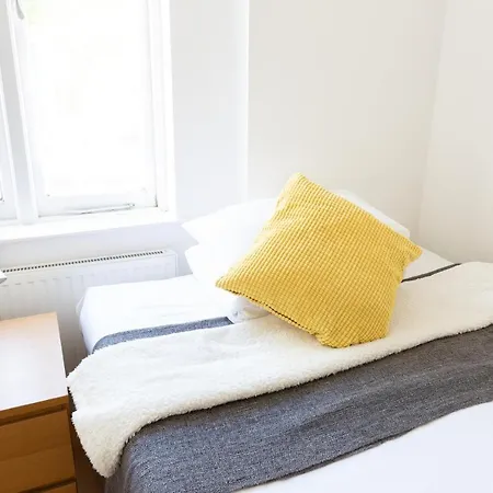 Shoreditch Apartment *