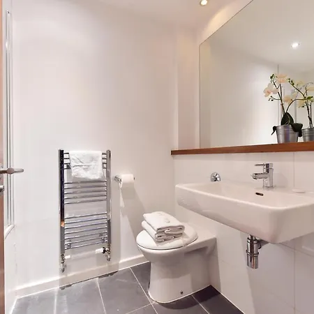 Shoreditch Apartment *