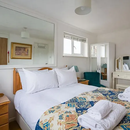 Exclusive In Acton By Underthedoormat * London