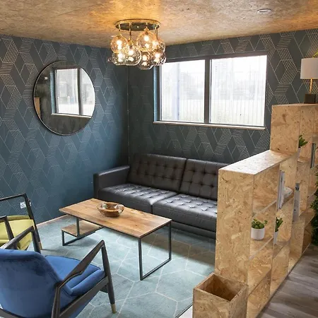 Snoozebox Canary Wharf Hotel London