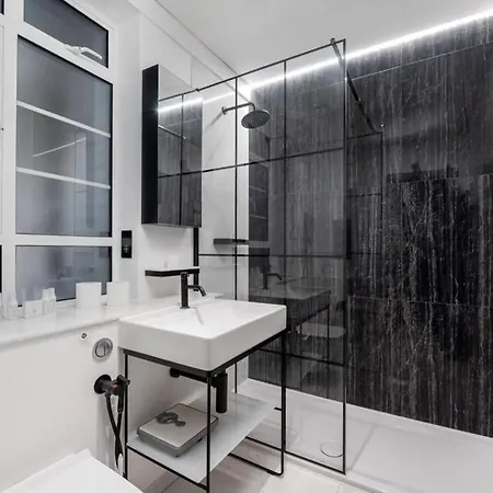 324 - Nell Gwynn House, Chelsea Apartment *