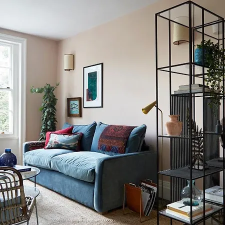 Luxurious 1 Bedroom - Minutes From Angel Tube St. Apartment *