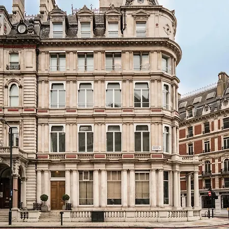 Grosvenor Gardens By Capital Apartment *