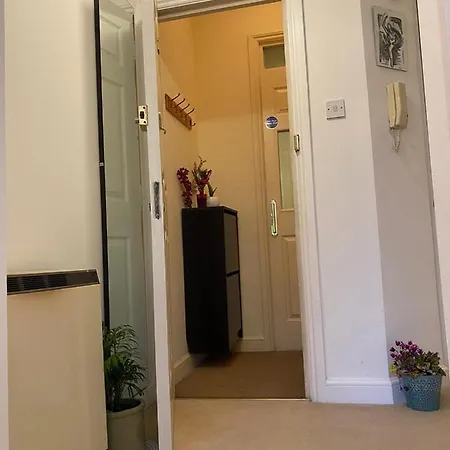 Gardens View Cosy One Bedroom Flat Free Wifi Kew