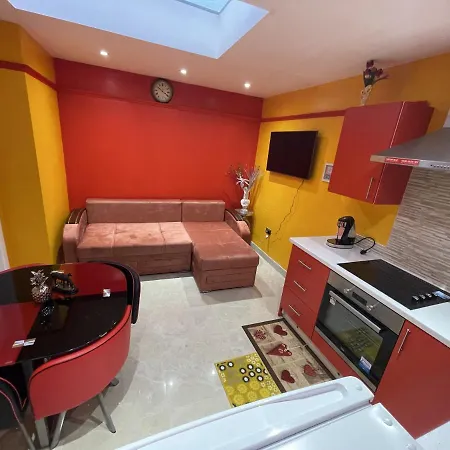 Modern Garden House Apartment