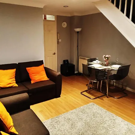 Eagle Drive Apartment