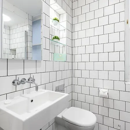 Urban Chic - Shaftesbury Apartment *