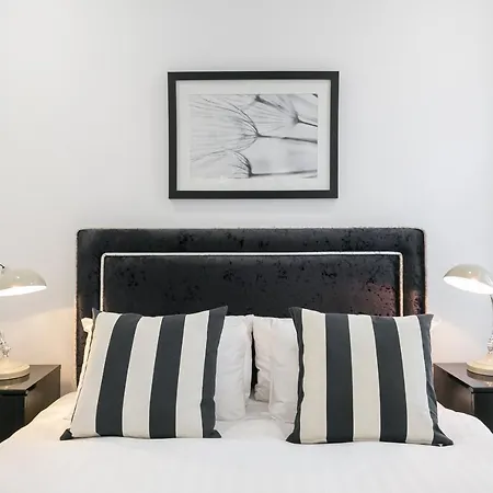 Urban Chic - Shaftesbury