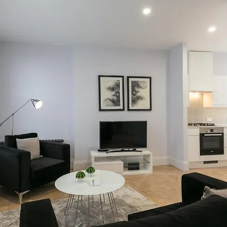Urban Chic - Shaftesbury Apartment *