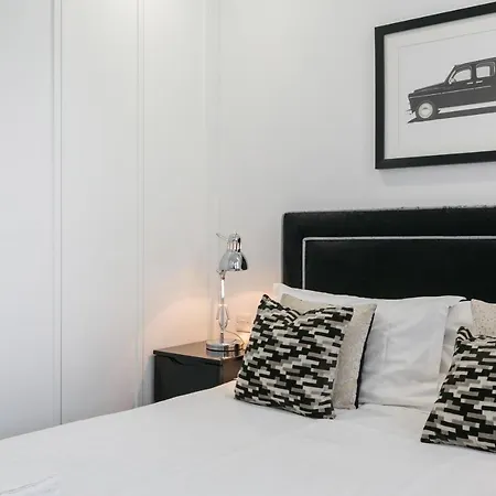 Urban Chic - Shaftesbury