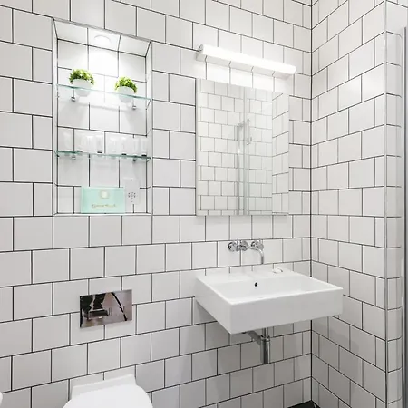 Urban Chic - Shaftesbury *