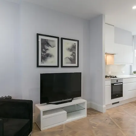 Urban Chic - Shaftesbury Apartment *