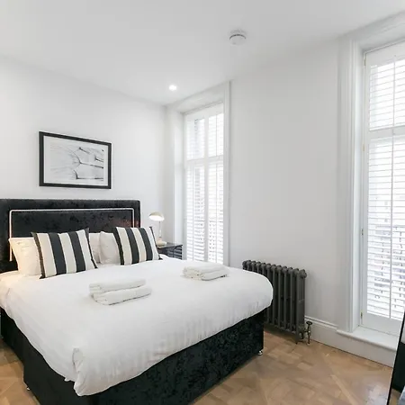 Urban Chic - Shaftesbury Apartment London