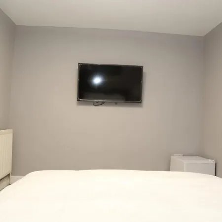 Holiday home Budget 4-bed House In Woolwich London