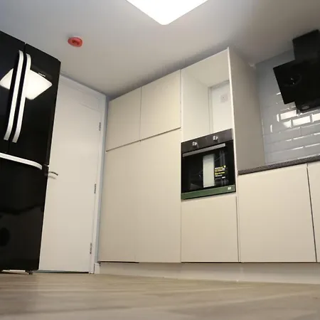 Holiday home Budget 4-bed House In Woolwich London