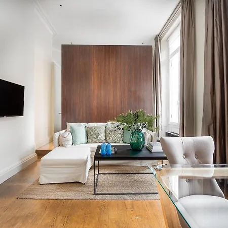 Grosvenor Gardens By Capital * London