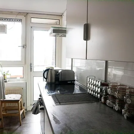 Creative Flatshare *