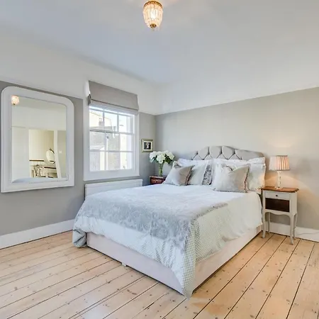 Victoria Belgravia Townhouse Apartment