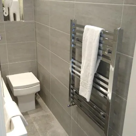 Modern 2 Bed Flat In Maida Hill Near Kensal Town In For Up To 4 People - 9mins To Tube Station Apartment London