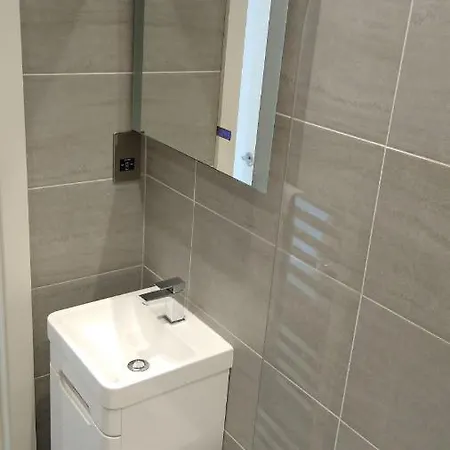 Modern 2 Bed Flat In Maida Hill Near Kensal Town In For Up To 4 People - 9mins To Tube Station * London