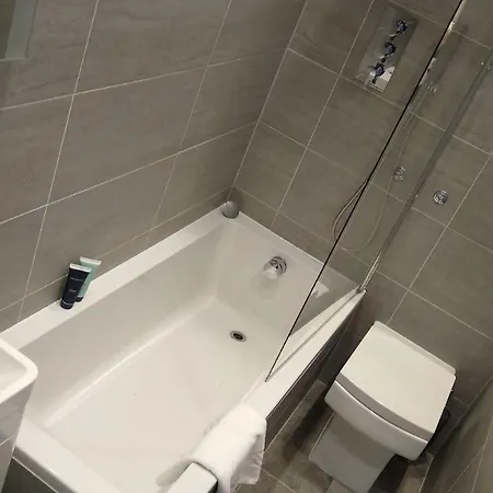 Modern 2 Bed Flat In Maida Hill Near Kensal Town In For Up To 4 People - 9mins To Tube Station * London
