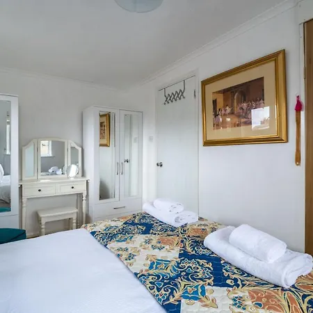Exclusive In Acton By Underthedoormat *