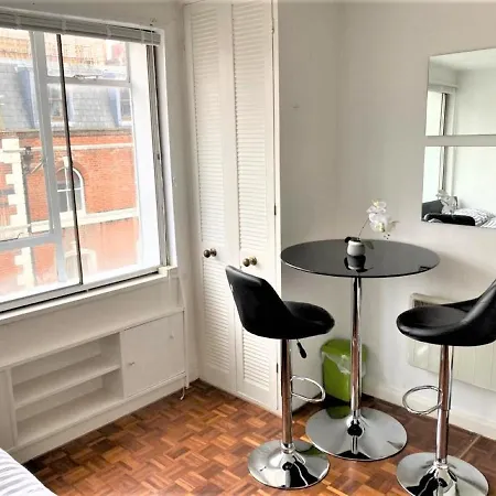 Bright & Modern Flat In Paddington - Zone 1 Apartment London