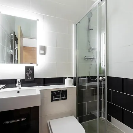 Argyle Aparthotel 3*