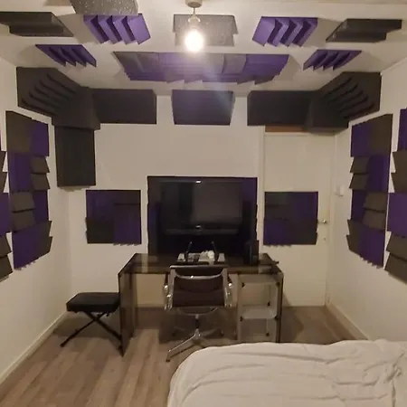 Homestay Creative Flatshare *