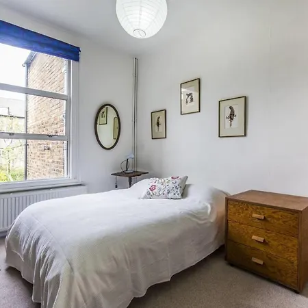 Apartment Guestready - Gorgeous Victorian Wgarden Up To 6 Guests!