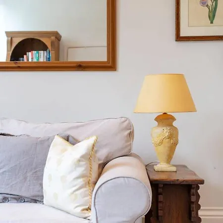 Charming Studio Near Clapham Common Apartment *