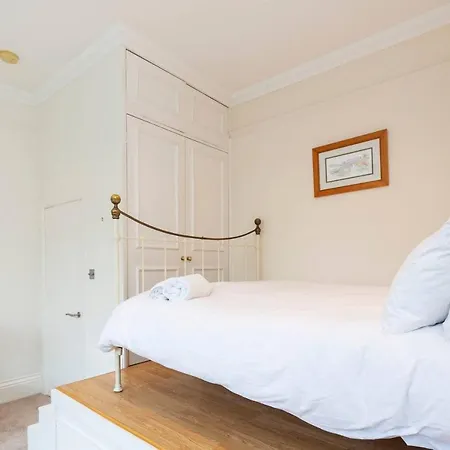 Charming Studio Near Clapham Common Apartment *