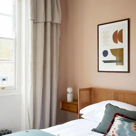 Luxurious 1 Bedroom - Minutes From Angel Tube St. Apartment *