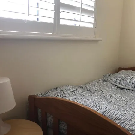 The Hollies Haven & Free Parking - Perfect London Long