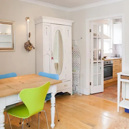 Apartment Pass The Keys Roof Terrace Flat In Trendy & Chic Hampstead London
