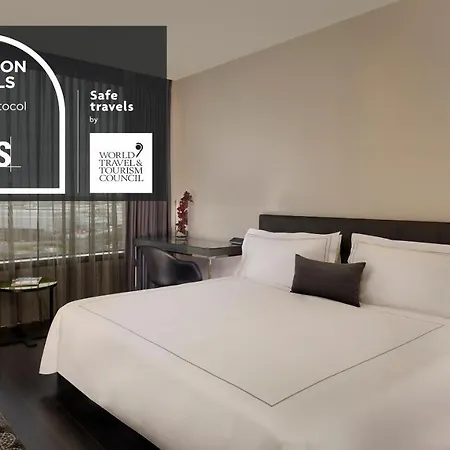 Hotel Park Plaza London, Park Royal