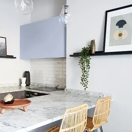 Апартаменты Contemporary - Minutes From Angel Tube St. Лондон