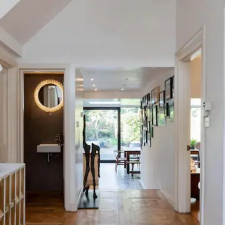 Holiday home Stunning 5 Bed House With Private Garden London