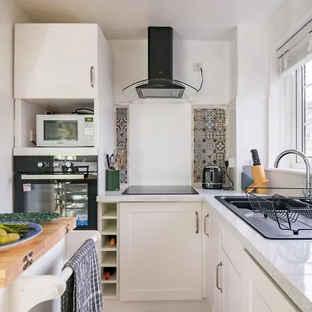 Apartman Exclusive In Acton By Underthedoormat