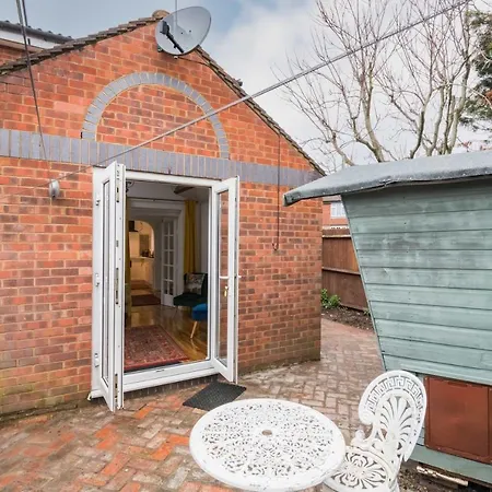 Apartman Exclusive In Acton By Underthedoormat London