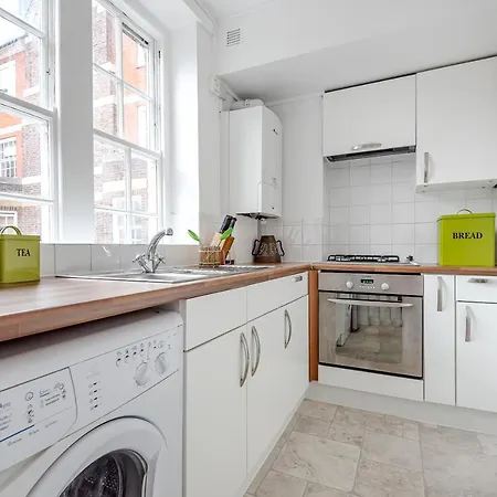 Modern One Bedroom Victoria Londra