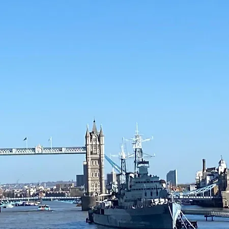 Shad Thames Pied-A-Terre Exquisite Historic Warehouse Air Conditioning Private Parking Garden & Balcony Next To Shard With Views Appartamento Londra
